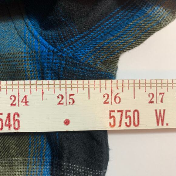 Legendary Whitetails Shirt Buck Camp Mens XL Blue Tan Plaid Flannel Button Up - Picture 11 of 13